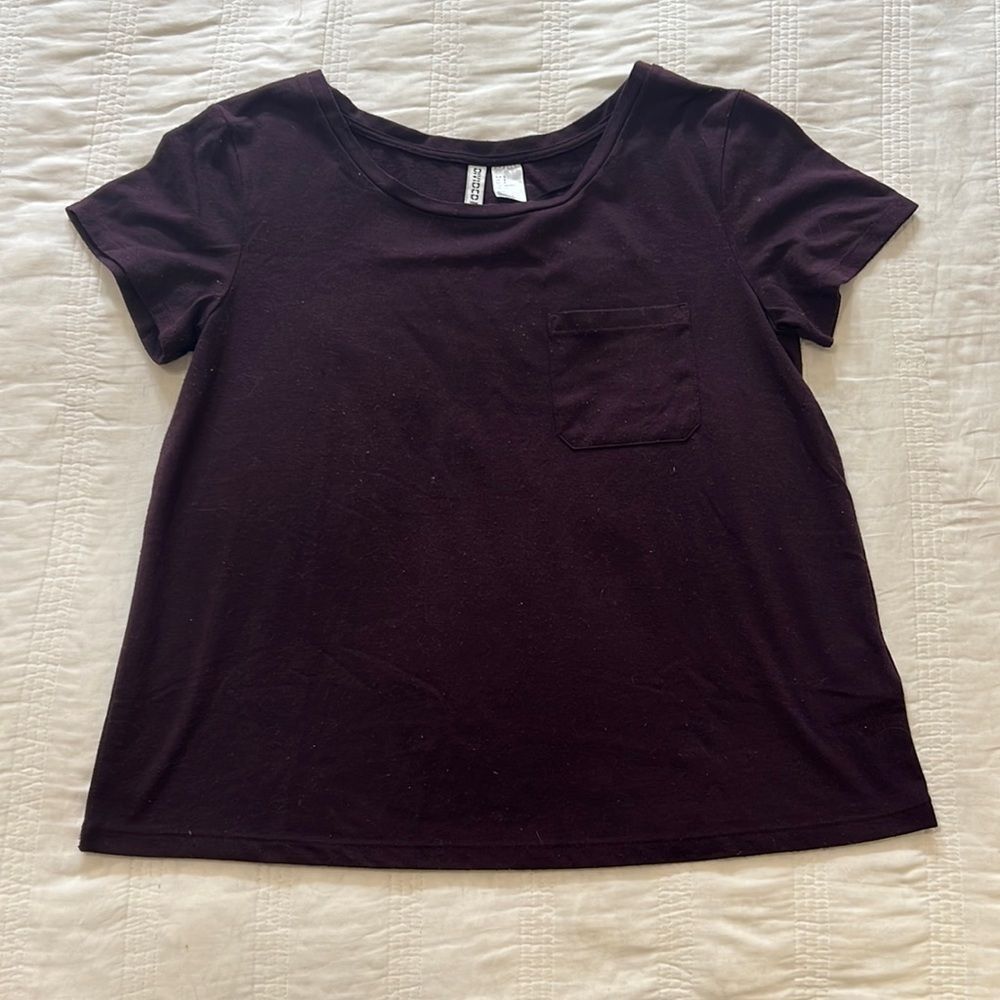 H&M Divided - Basic Purple Short Sleeve Pocket Front Tee - Small